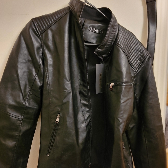 Leather jacket - Picture 1 of 4
